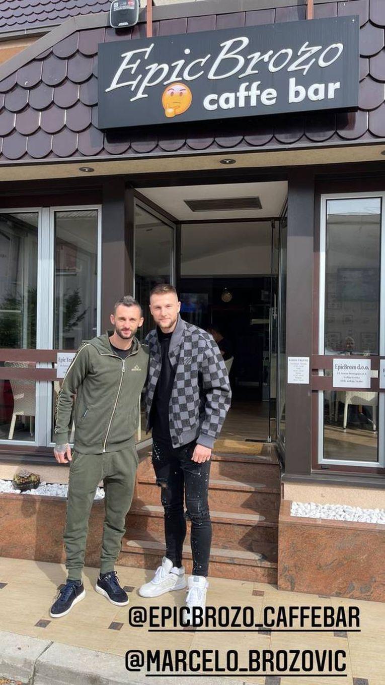 Brozović i Škrinjar ispred kafića u Velikoj Gorici - Avaz