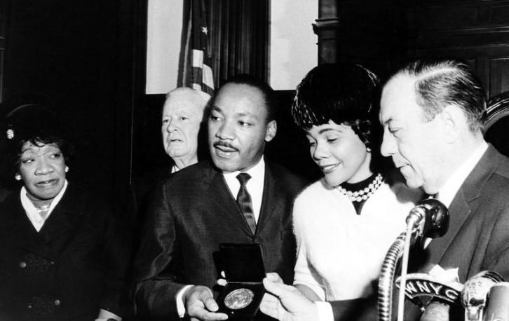 Martin Luter King dobio Nobelovu nagradu - Avaz