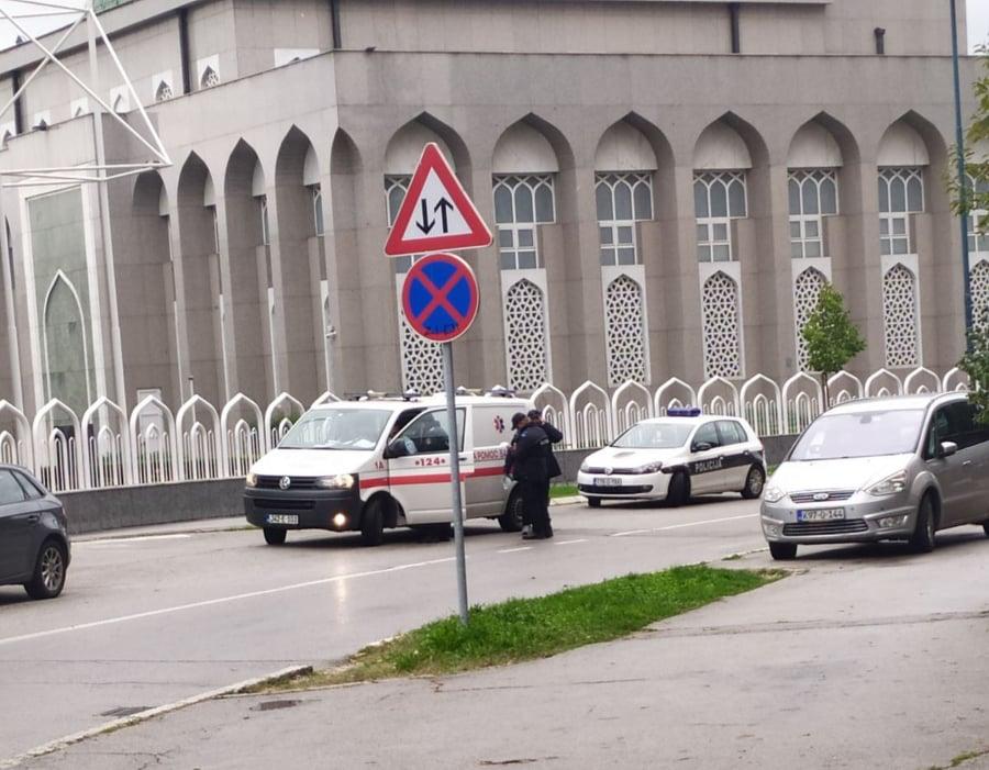 U saobraćajnoj nezgodi na Alipašinom Polju učestvovalo vozilo Hitne pomoći