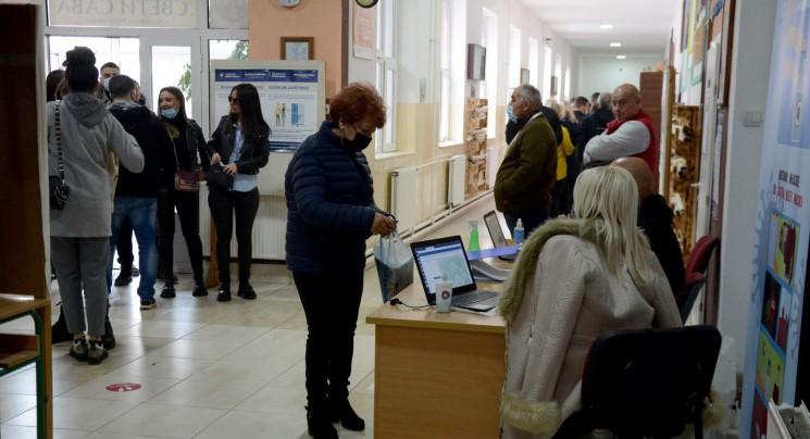 Prvi rezultati izbora na Kosovu: U 11 opština gradonačelnici će se birati u drugom krugu