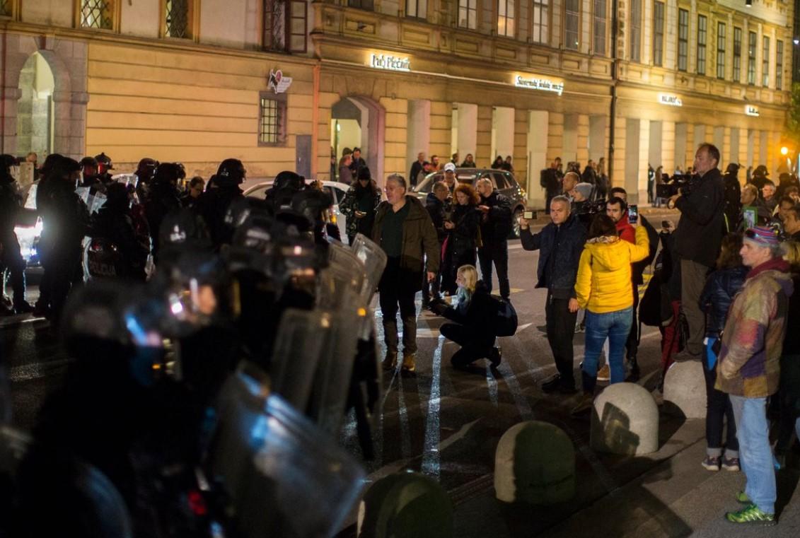 Više hiljada demonstranata na ulicama Ljubljane: Protestuju protiv epidemioloških mjera vlade Janeza Janše