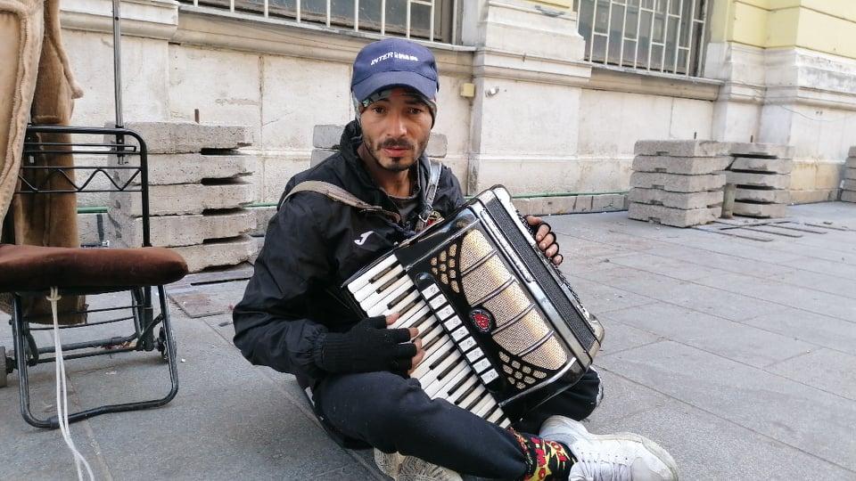 Tužna ispovijest harmonikaša s Ferhadije: Sviram da preživim