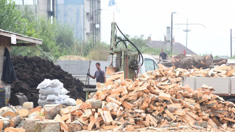 Na stovarištu ima dovoljno materijala za zimu - Avaz