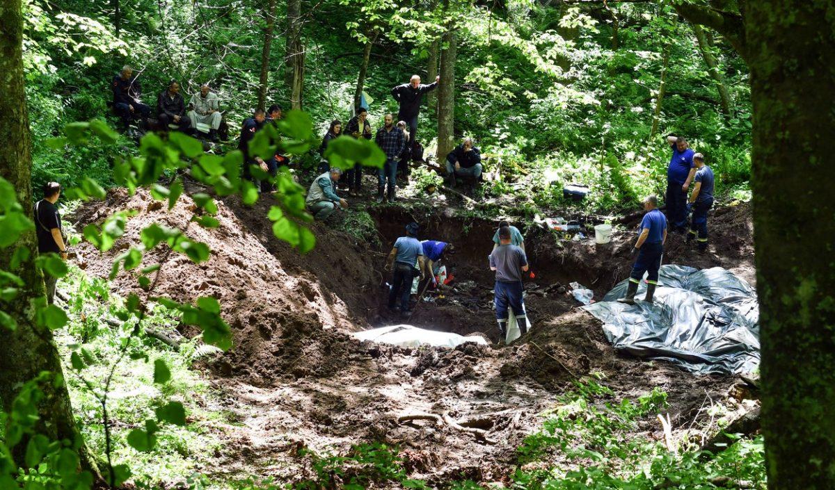 Ekshumacija u općini Kneževo: Već pronađeni posmrtni ostaci jedne osobe, a traženje se nastavlja