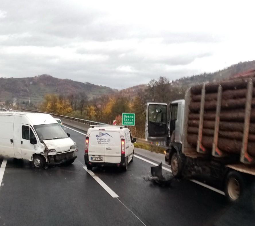 Nesreća na autoputu A1, formirale se kolone vozila