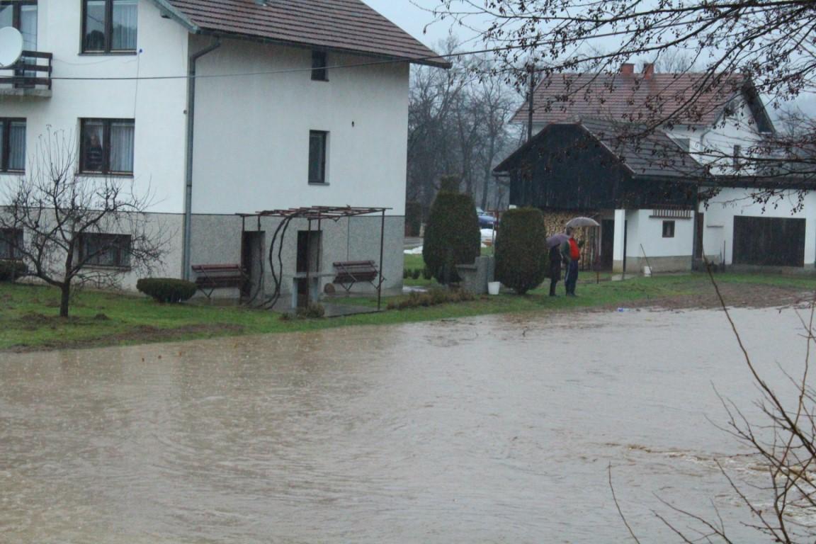 Bosna se izlila u nekoliko gradova ZDK-a, nije bilo potrebe za evakuacijom stanovništva