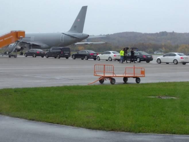 Avion sletio na aerodrom Mahovljani u Banjoj Luci - Avaz