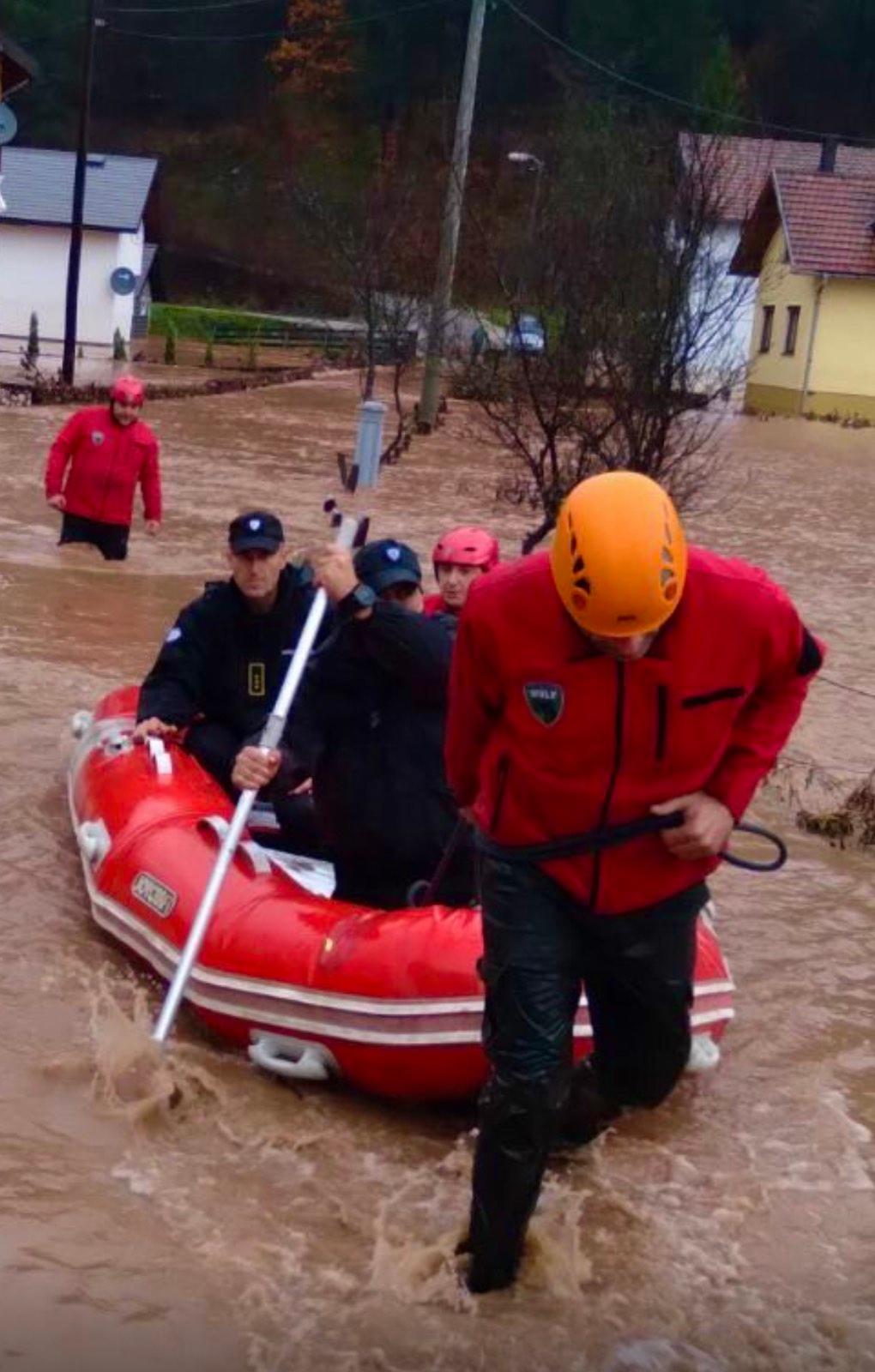 Članovi Wolfa kod Trnova - Avaz