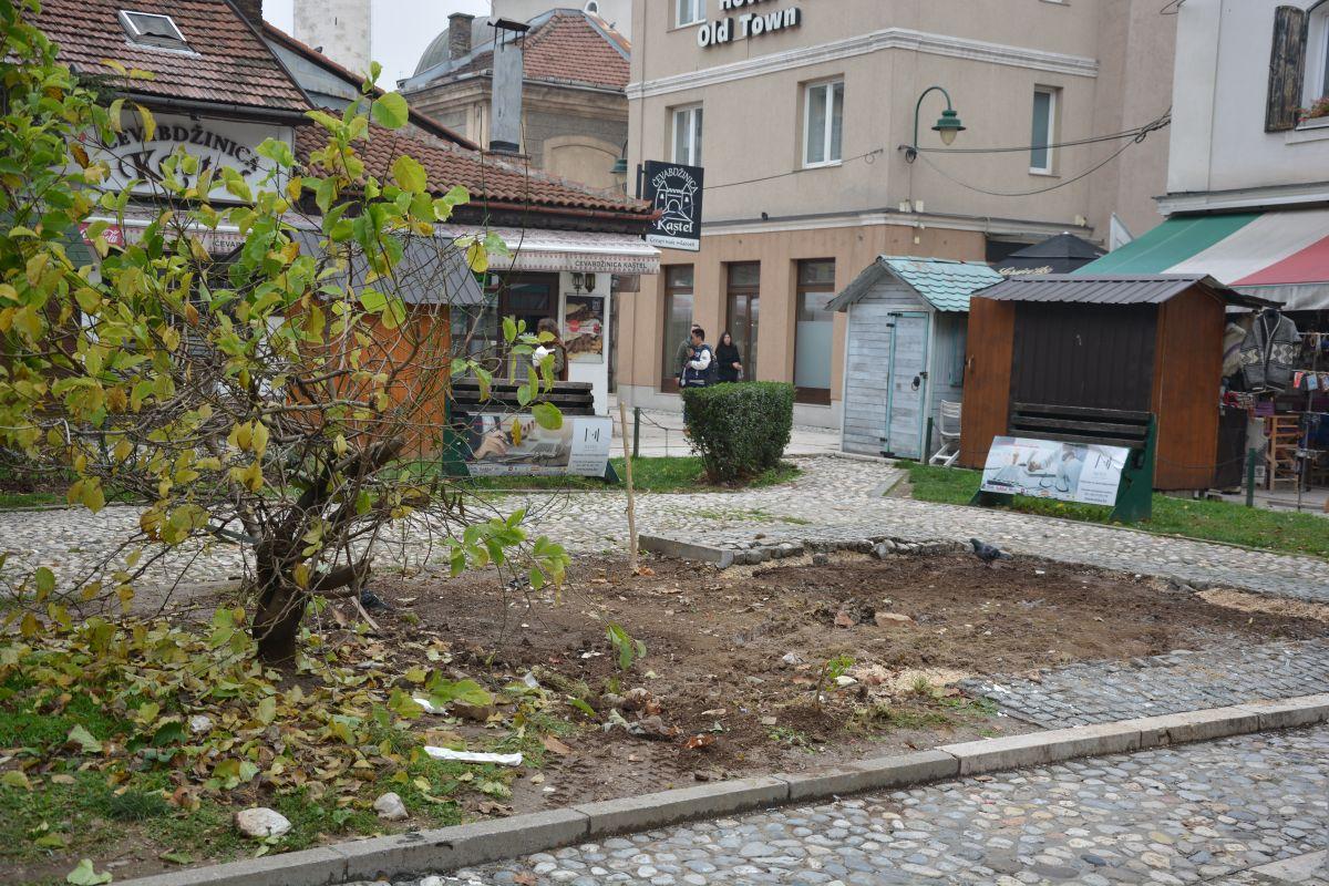 Uklonjen kiosk koji je koštao 250.000 maraka