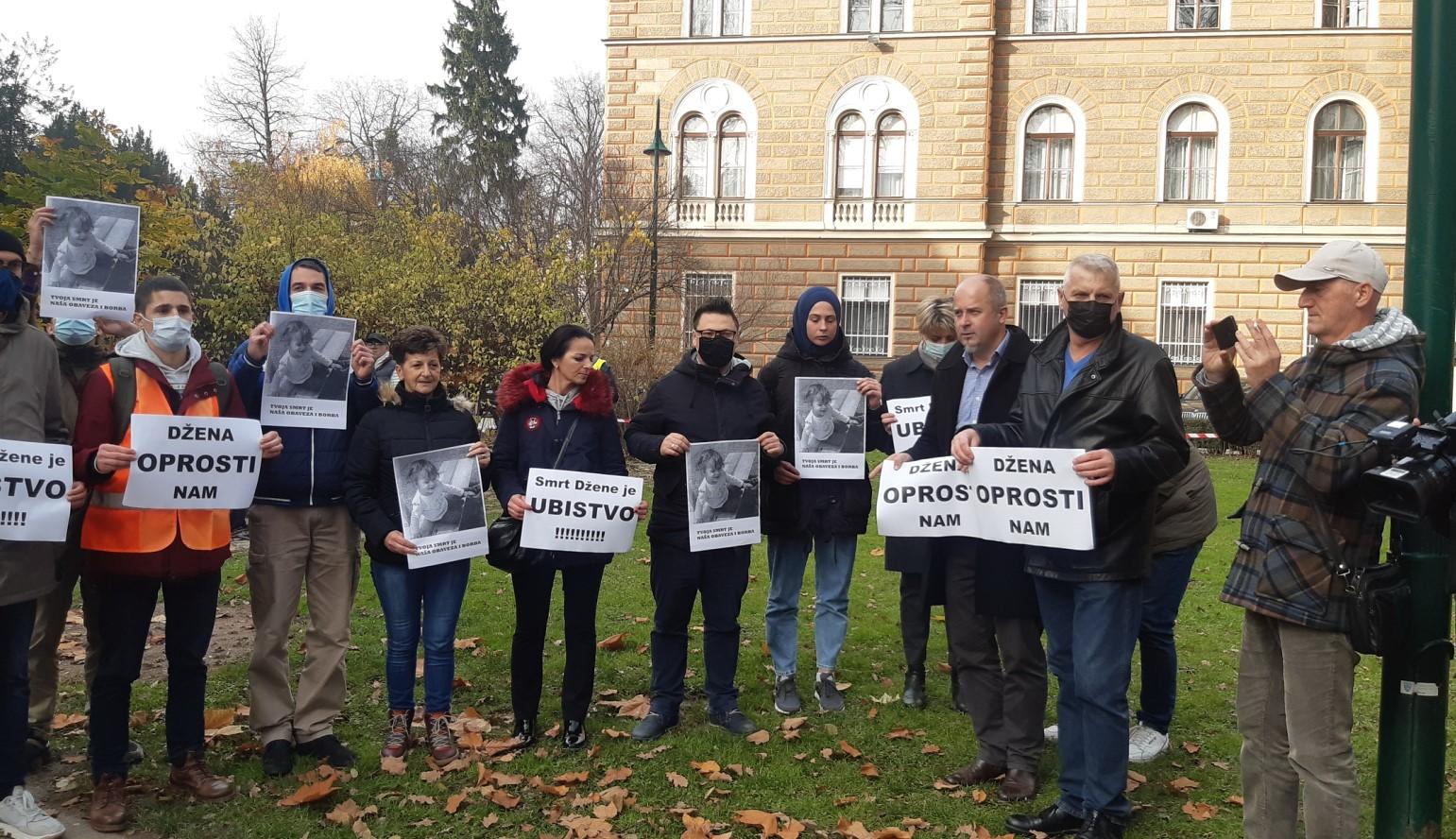 Sa protesta ispred zgrade Vlade KS - Avaz