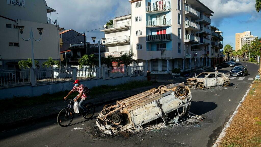 Neki kažu da nemiri otkrivaju dublje nezadovoljstvo odnosima između Guadeloupea i metropolitanske Francuske - Avaz