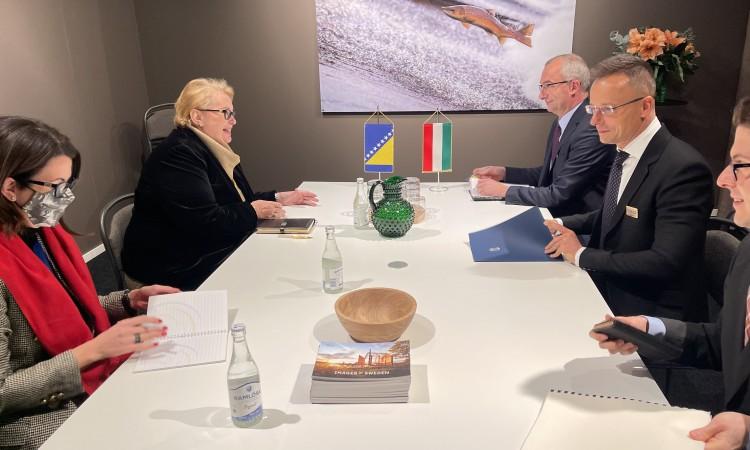 Turković speaks with Szijjártó on the sidelines of OSCE meeting