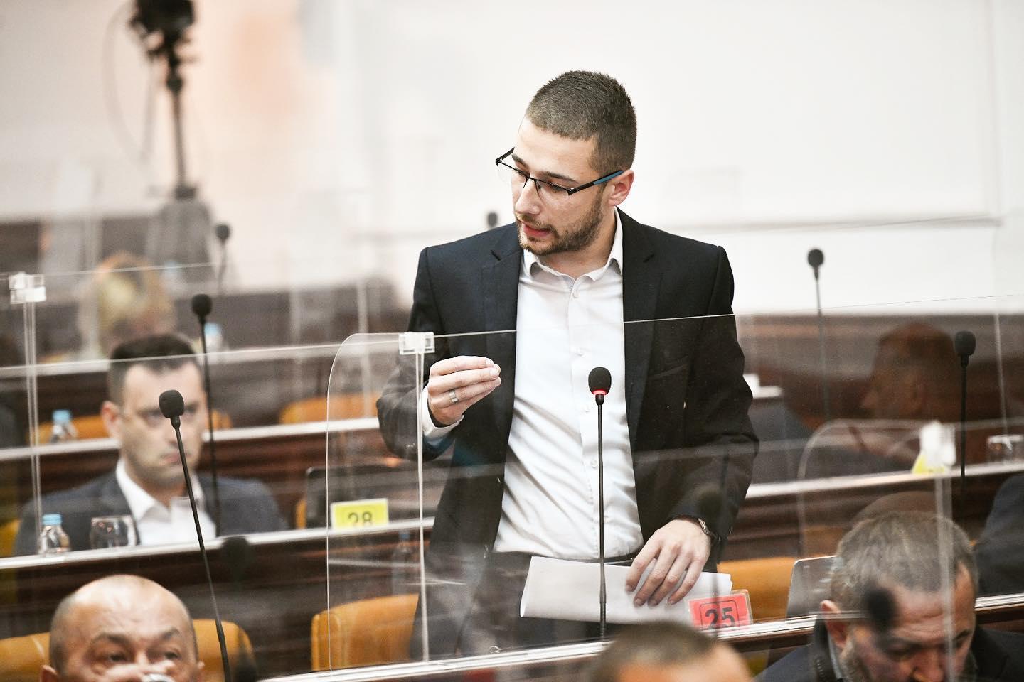 Ivan Begić objavio poruke koje je dobio od majke: Neka objavljuju šta god hoće, neka te čuva Bog, mama je uvijek uz tebe