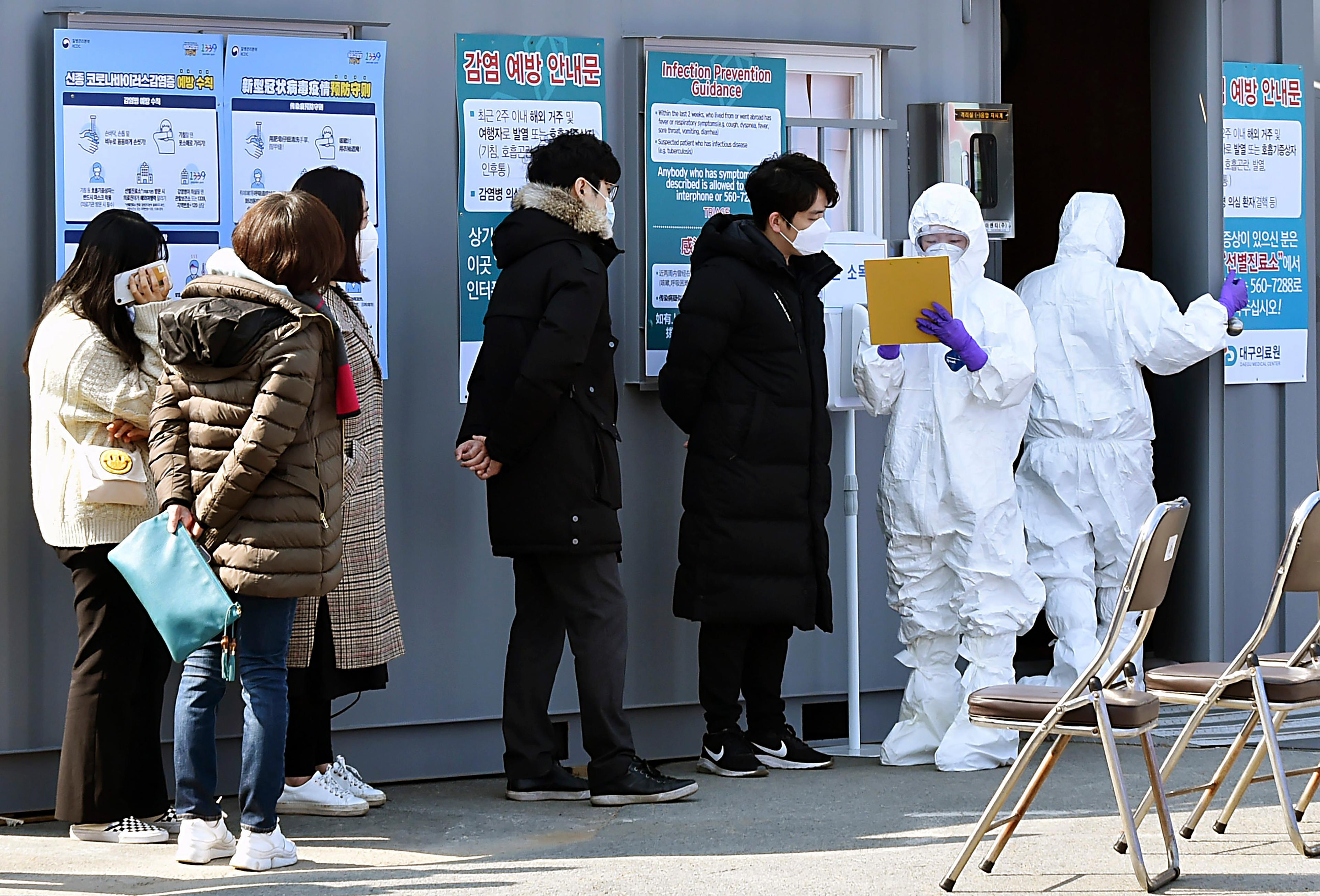 Nakon obaranja dnevnog rekorda zaraženih, Južna Koreja razmatra uvođenje strožijih mjera