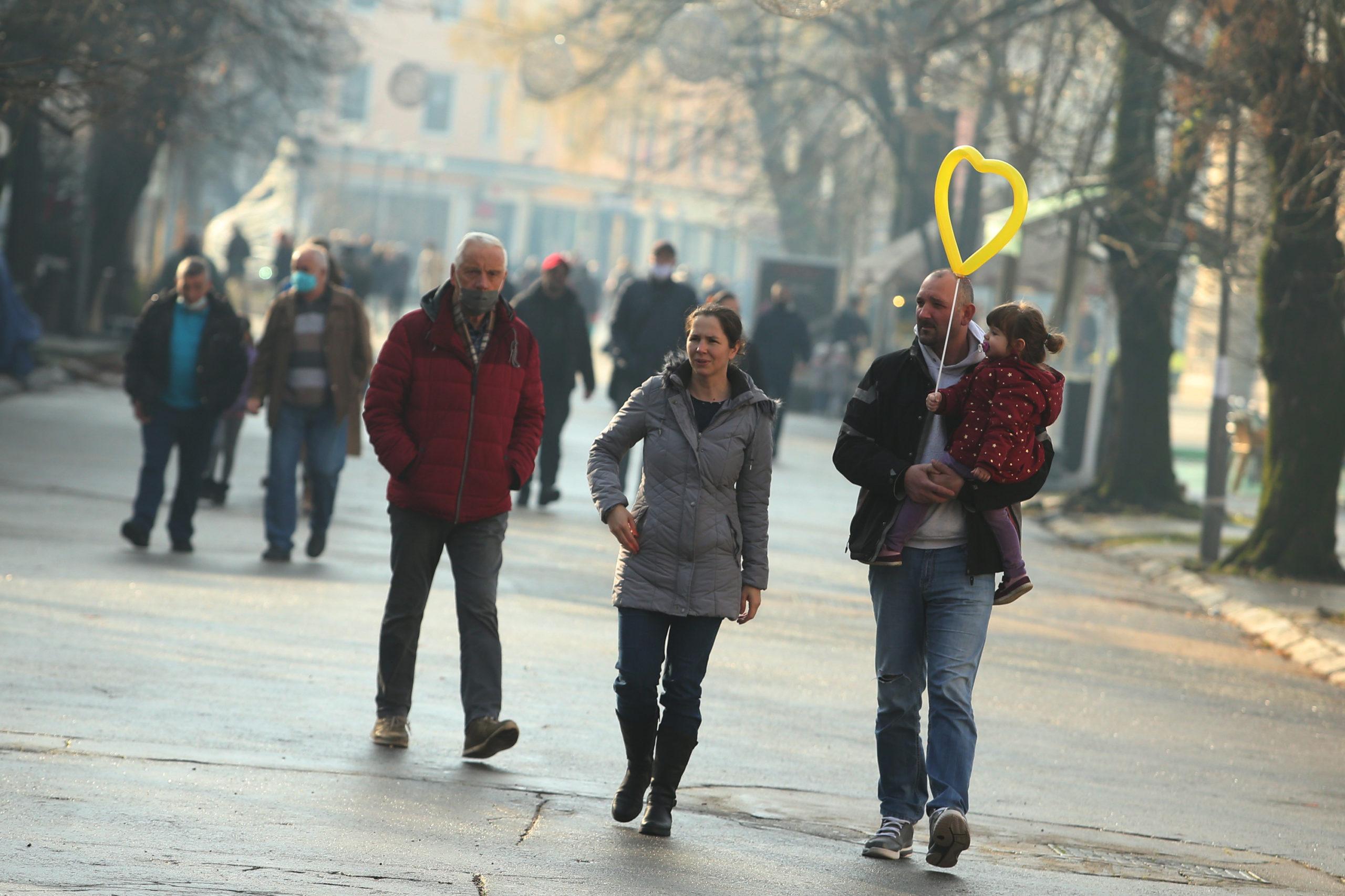 Danas toplije vrijeme: Temperature do 13 stepeni, upaljen žuti meteoalarm zbog vjetra