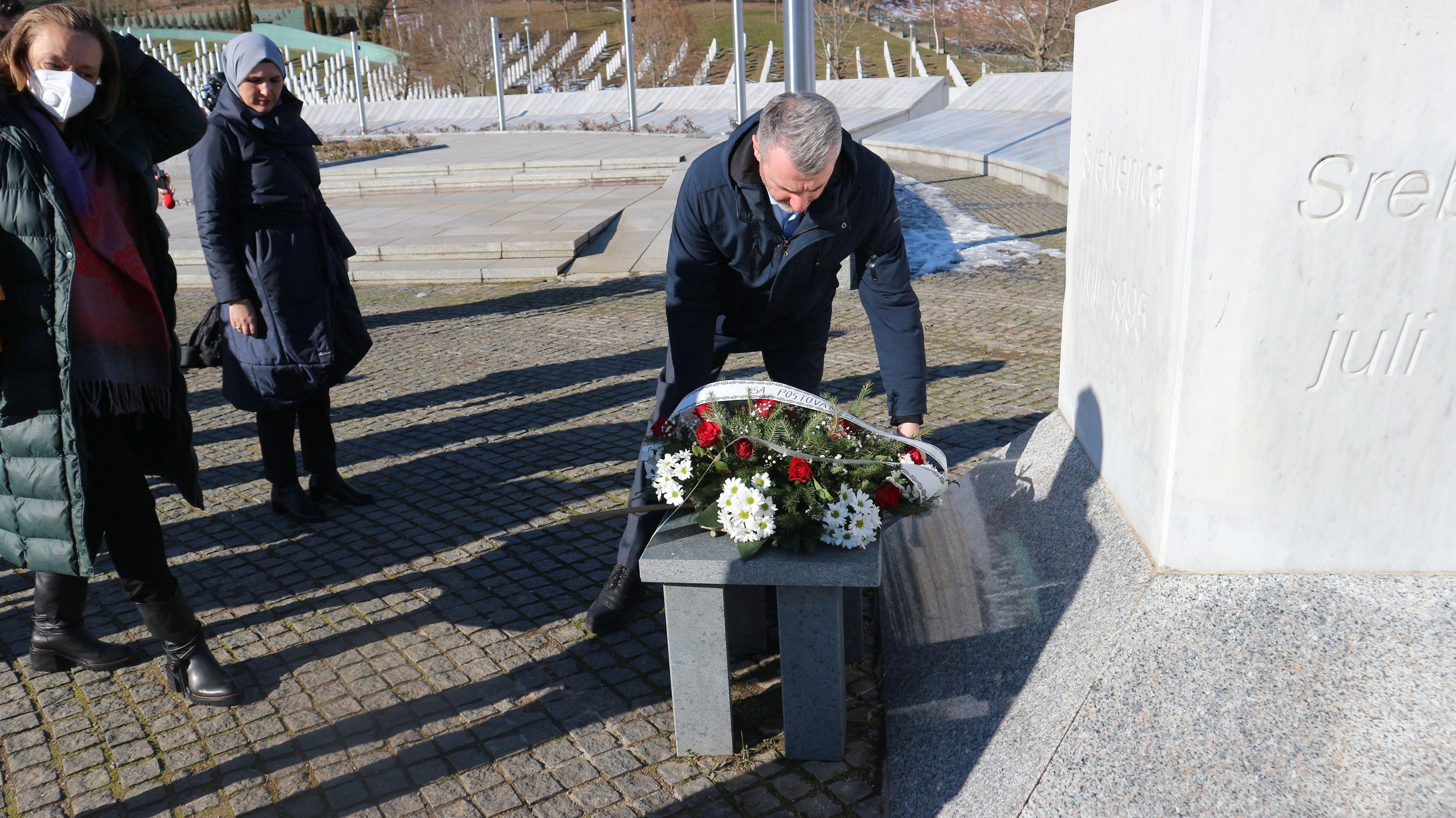 Delegacija Vlade KS u Srebrenici - Avaz