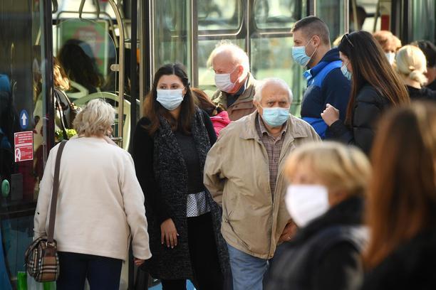 U samoizolaciji su trenutno 15.772 osobe - Avaz