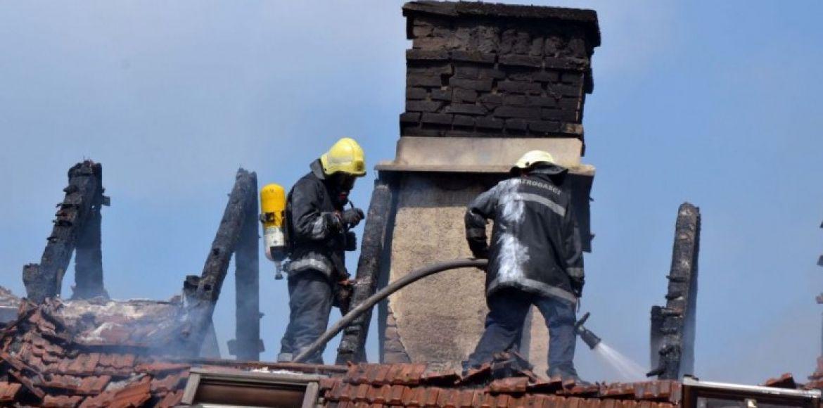 Tragedija u Lukavcu: Vatrogasci pronašli tijelo prilikom gašenja kuće