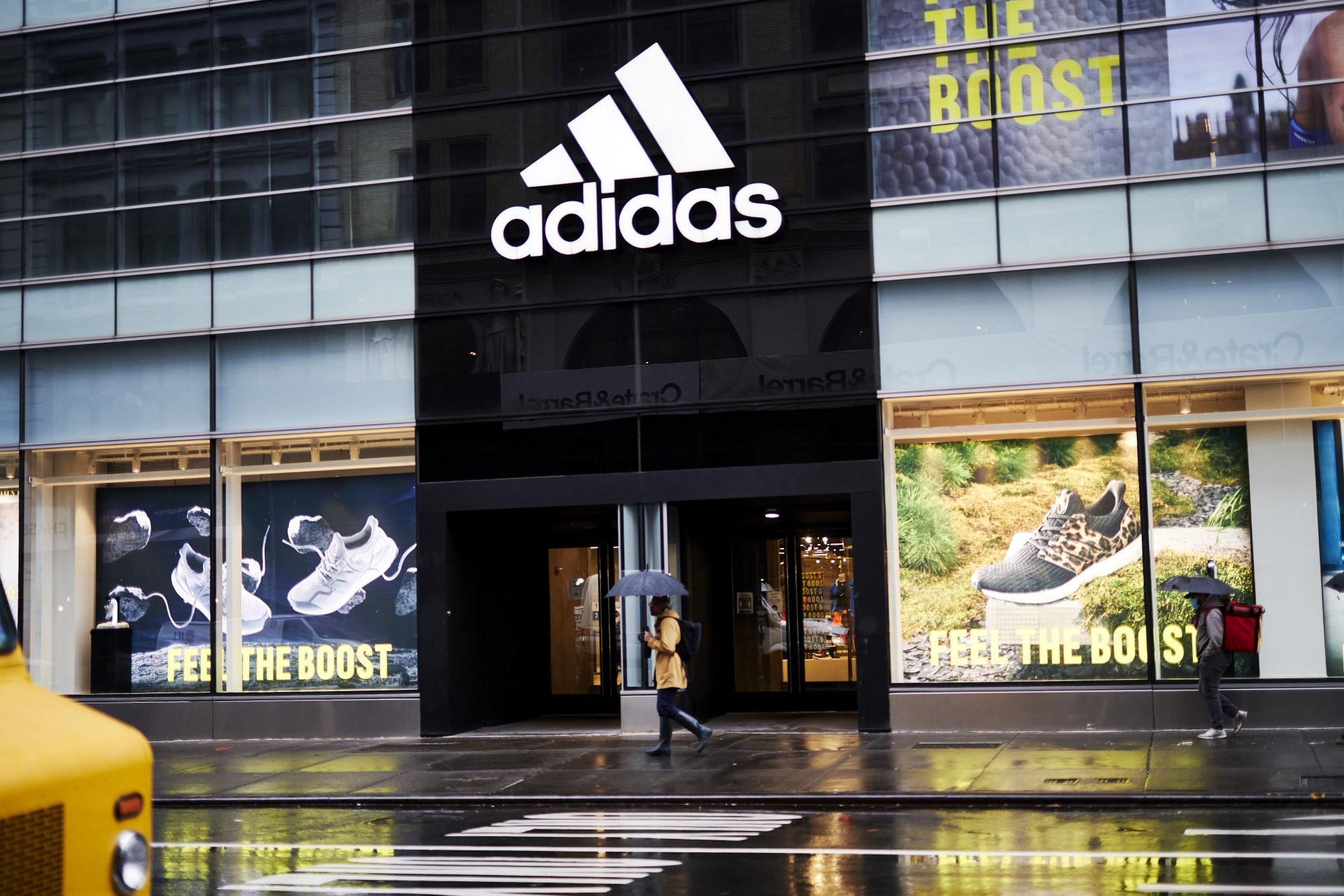 Adidas zatvorio sve svoje trgovine u Rusiji