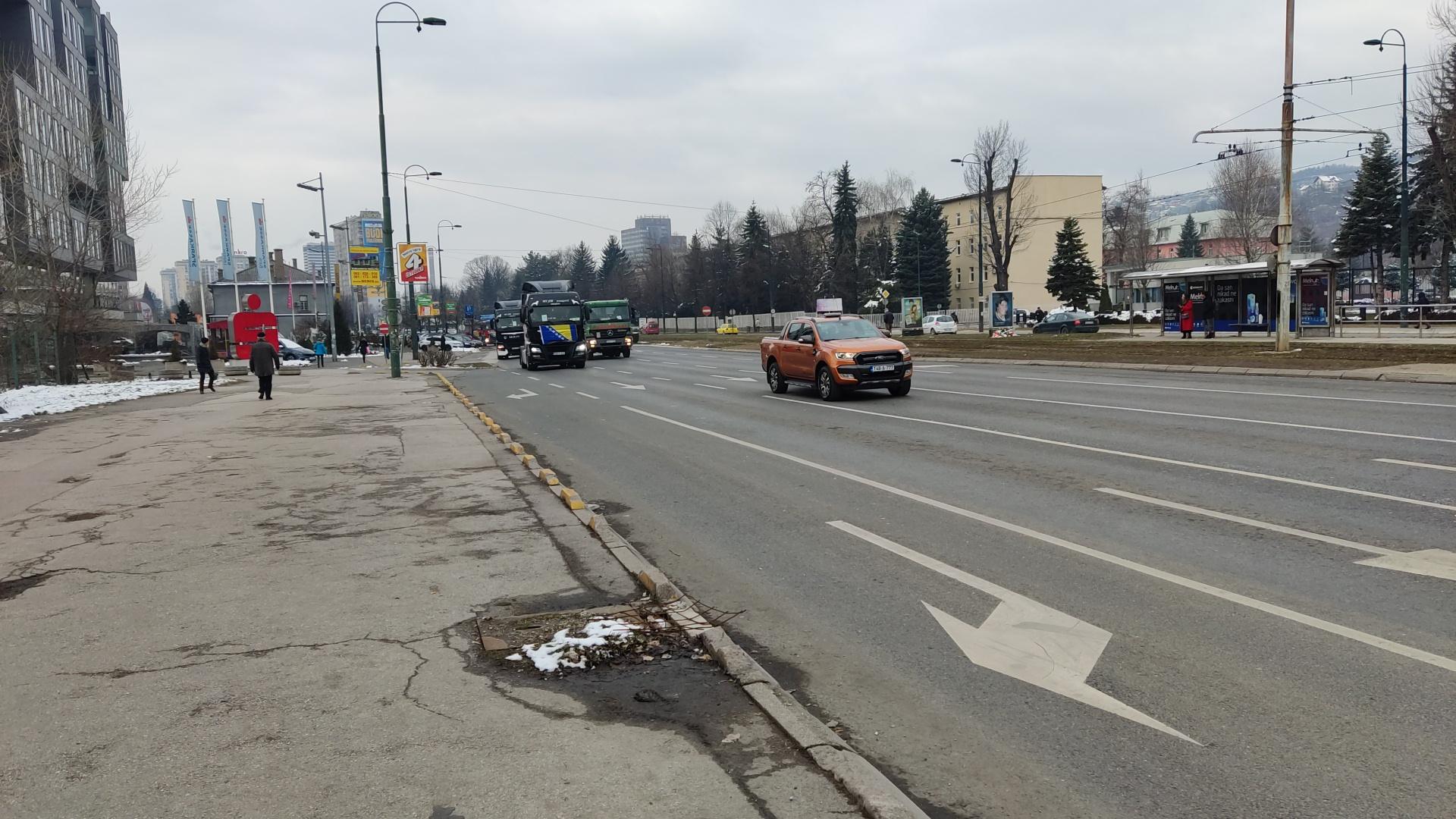 Prijevoznici održali protestnu vožnju - Avaz