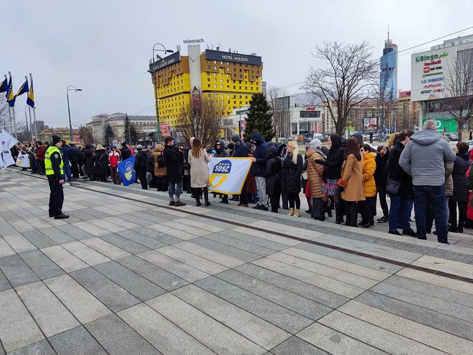 Održani protesti državnih službenika - Avaz