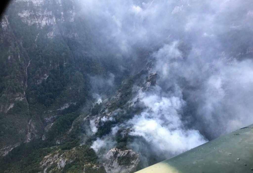 Požar u Jablanici: Stambeni objekti nisu ugroženi