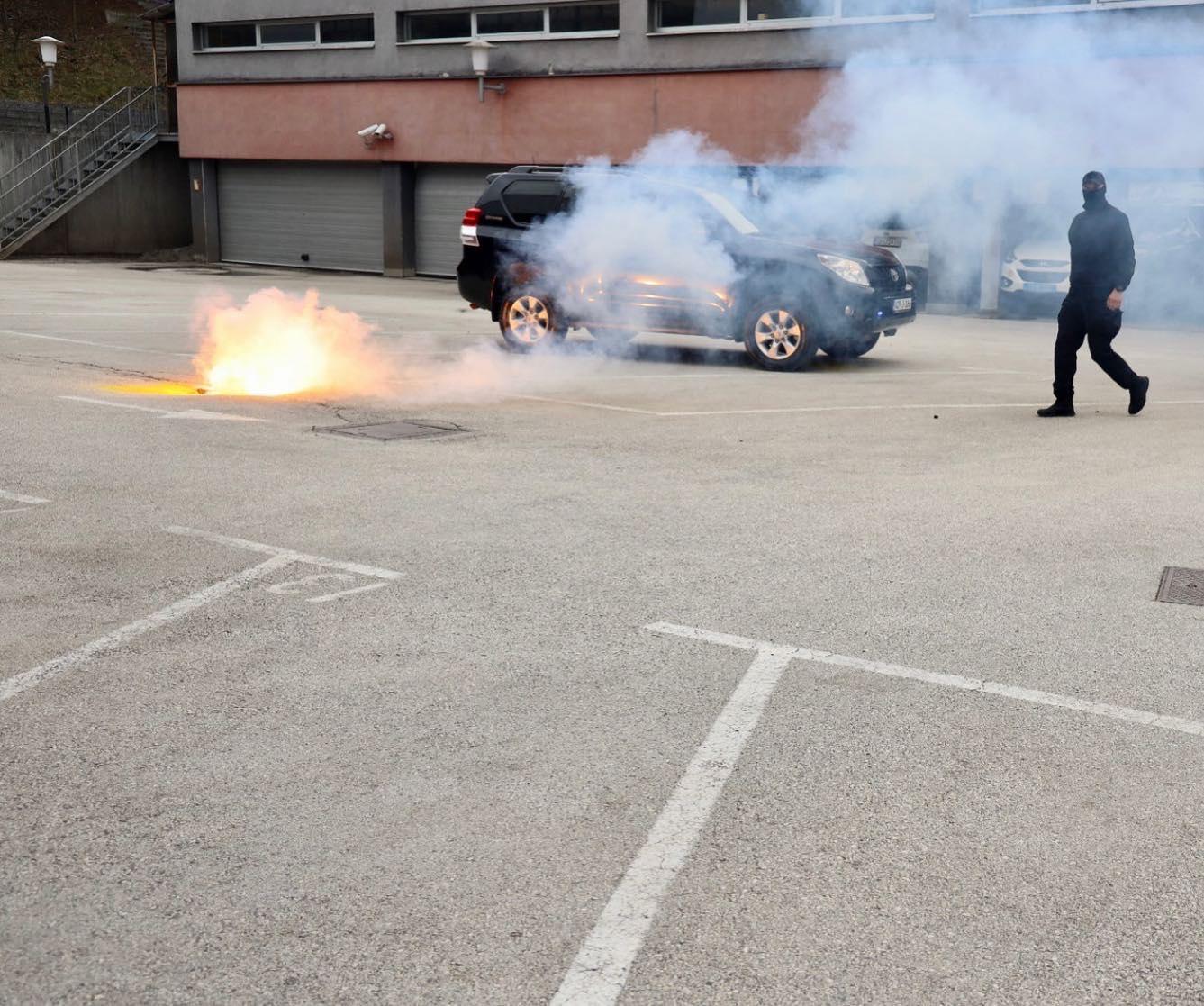 Pokazna vježba policije KS - Avaz