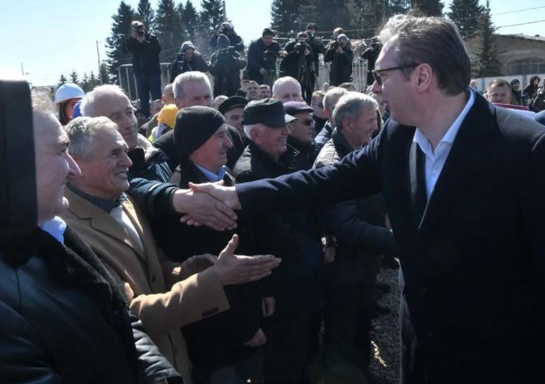 Građani dočekali predsjednika Srbije - Avaz