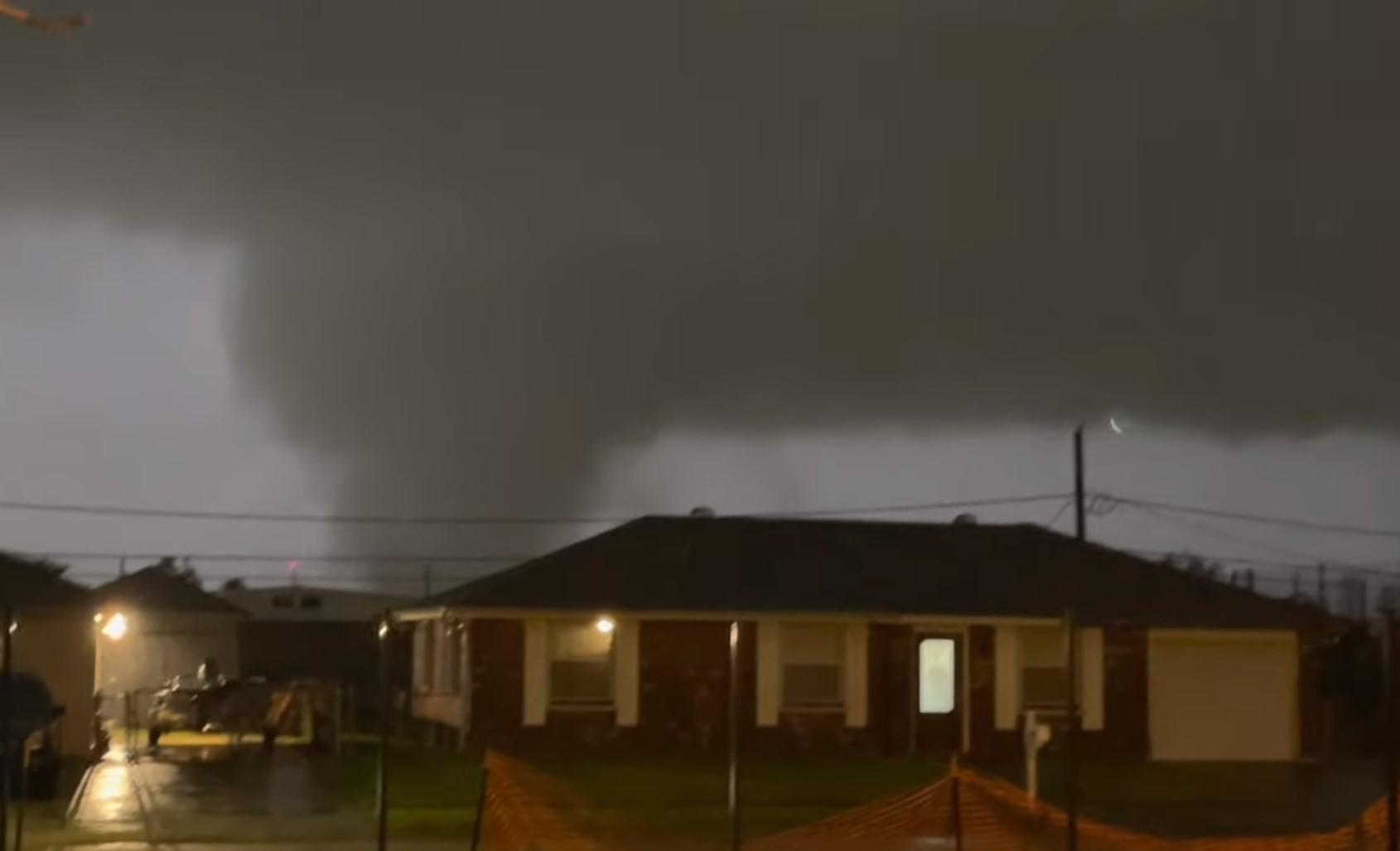 Pogledajte video tornada u SAD: Poginule dvije osobe, najmanje 10 povrijeđeno