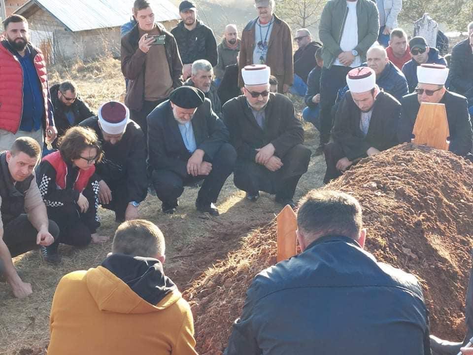 Esedu Ahmišu je jučer klanjana dženaza - Avaz