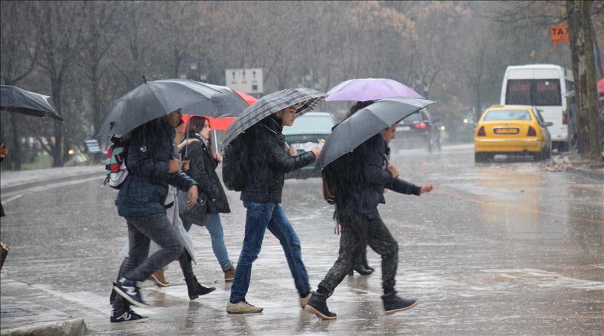 Upozorenje građanima, upaljen crveni meteoalarm: Očekuju se obilne padavine