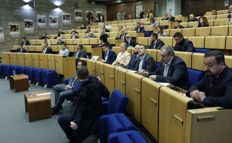 U toku je sjednica Doma naroda FBiH: Delegati odlučuju o budžetu FBiH