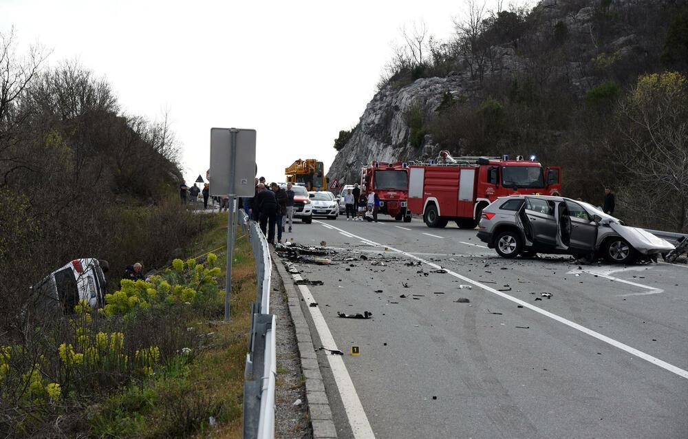 Stravična scena na mjestu nesreće - Avaz