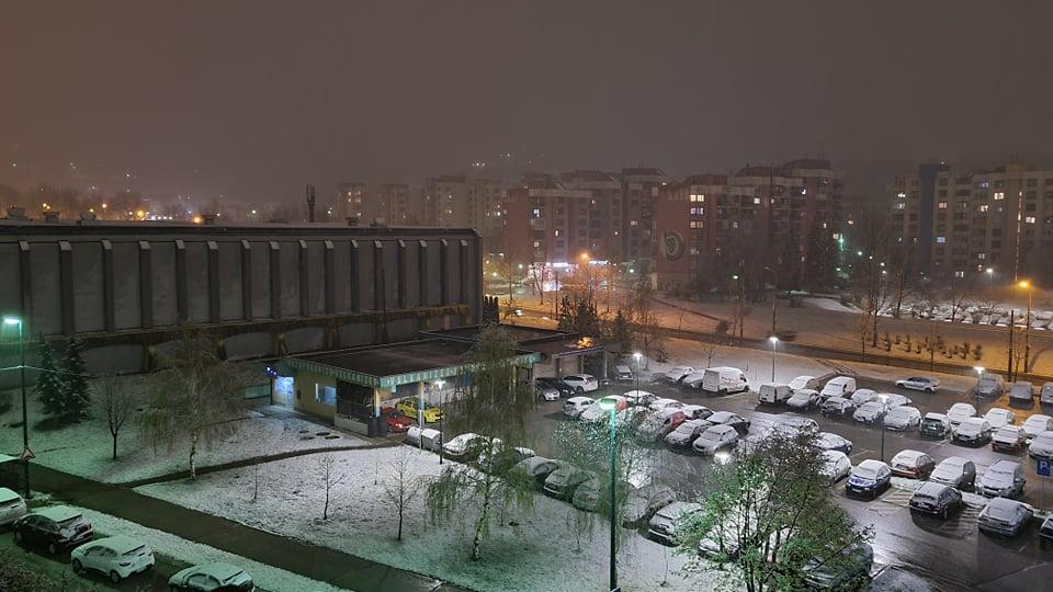 Snijeg zabijelio Sarajevo - Avaz