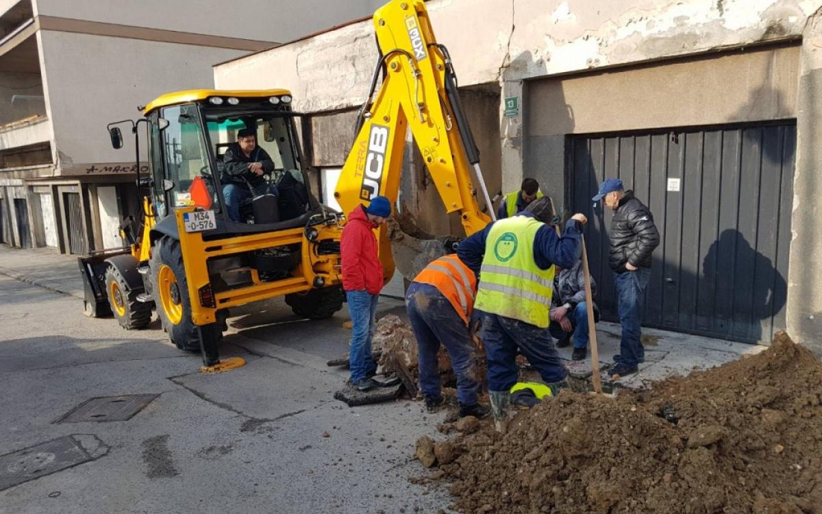 Ekipa radnika na terenu - Avaz