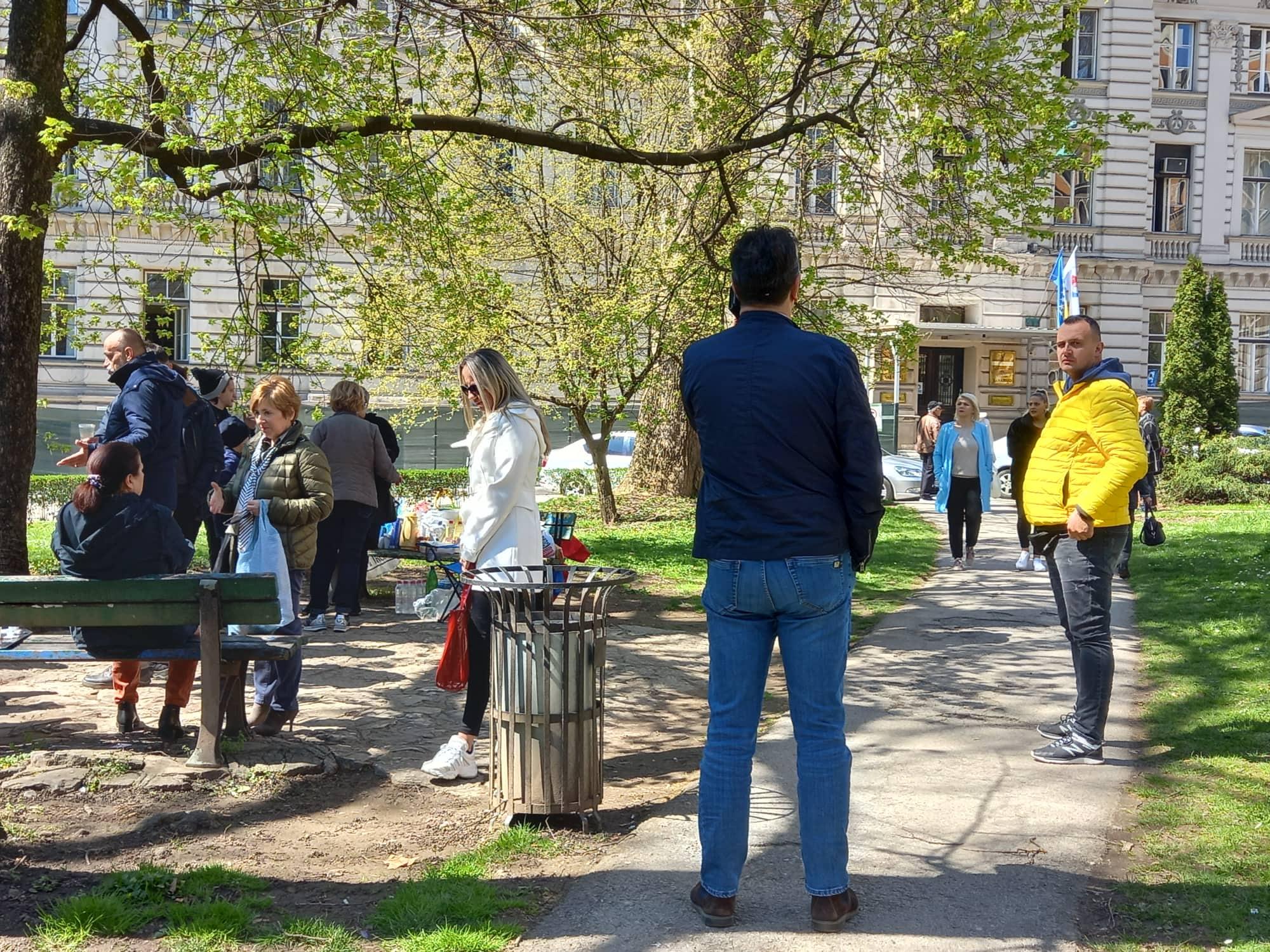 Drugi dan štrajka pred zgradom Vlade KS - Avaz