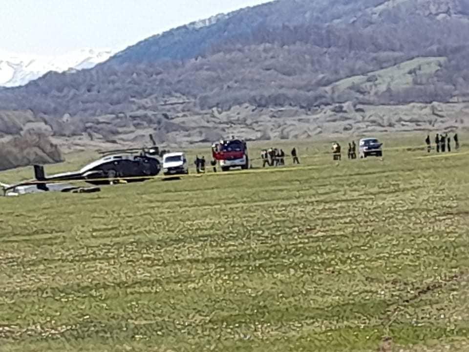 Helikopter nakon prevrtanja - Avaz