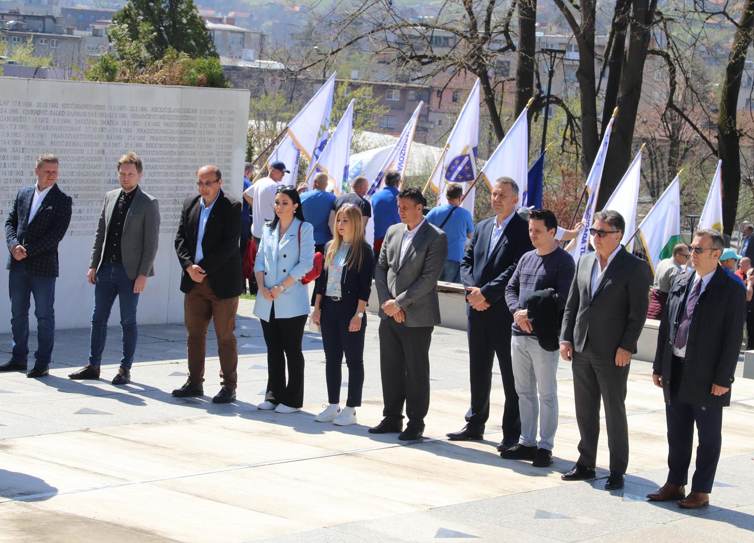 Obilježavanje Dana Armije RBiH u Tuzli - Avaz