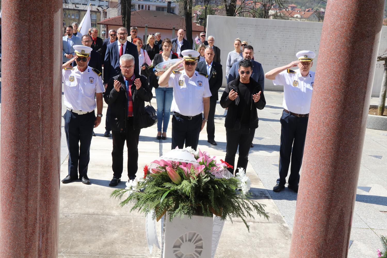 Obilježavanje Dana Armije RBiH u Tuzli - Avaz