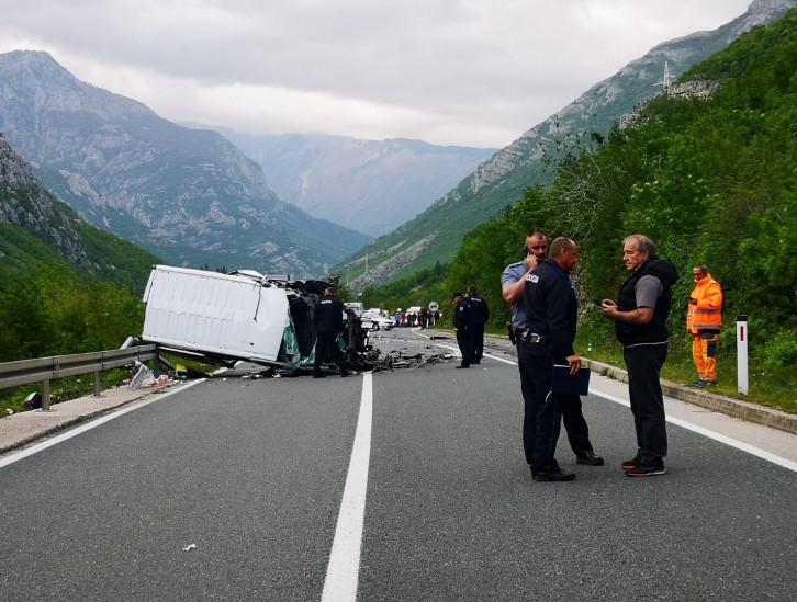 Kombi koji je učestvovao u nesreći - Avaz