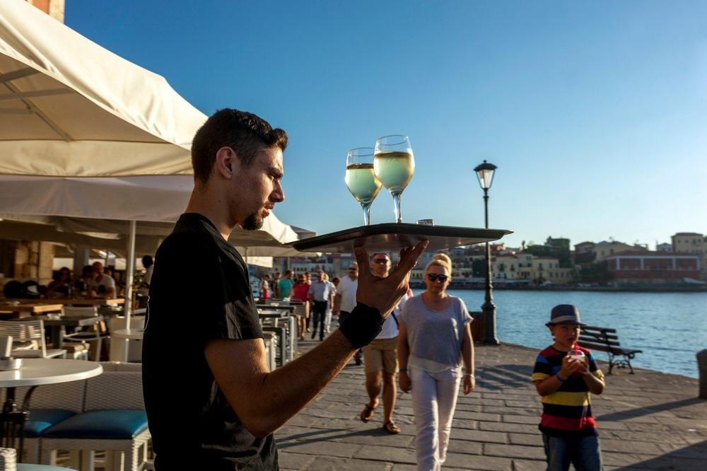 Hrvatskoj nedostaju hiljade sezonskih radnika: Evo kakve su plaće