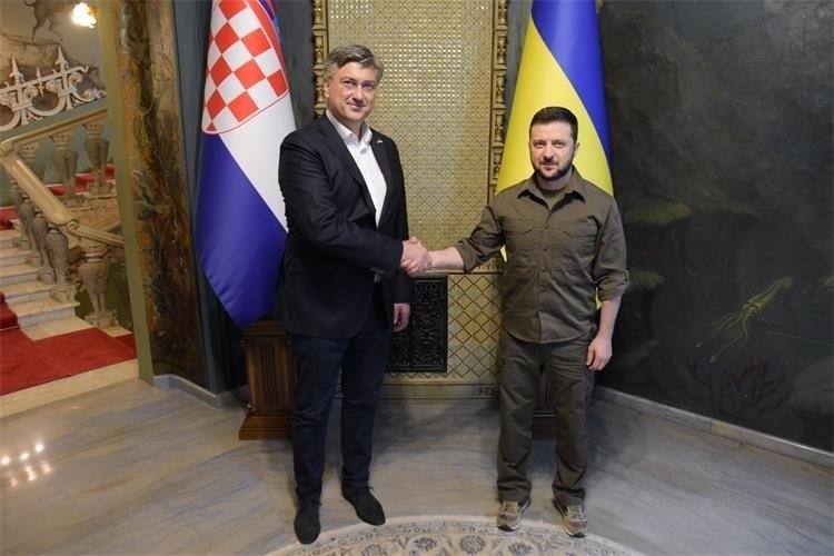 Plenković stigao u Kijev, susreo se sa Zelenskim