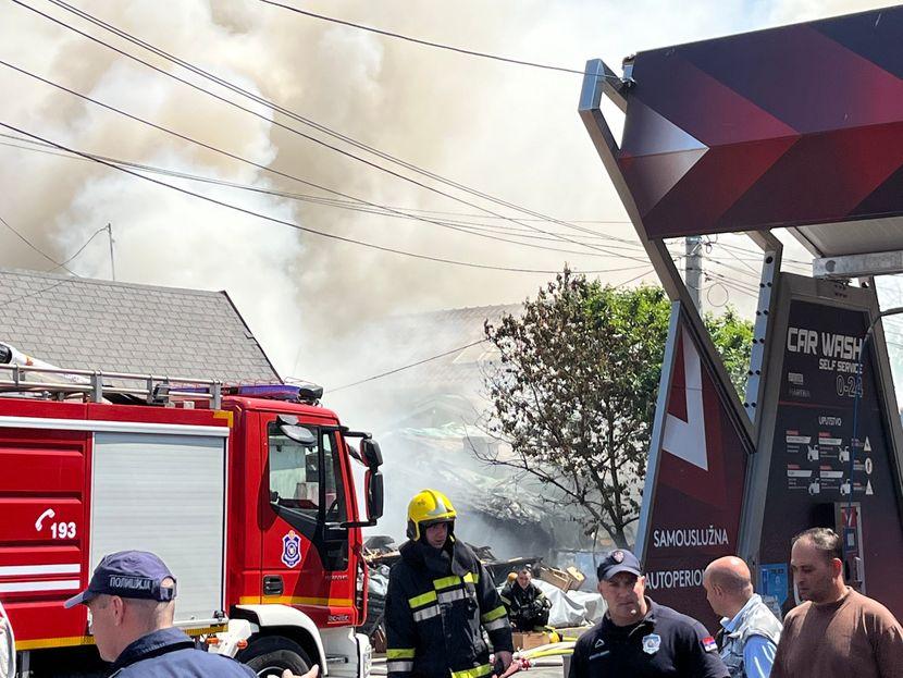 U velikom požaru u Beogradu jedna osoba smrtno stradala