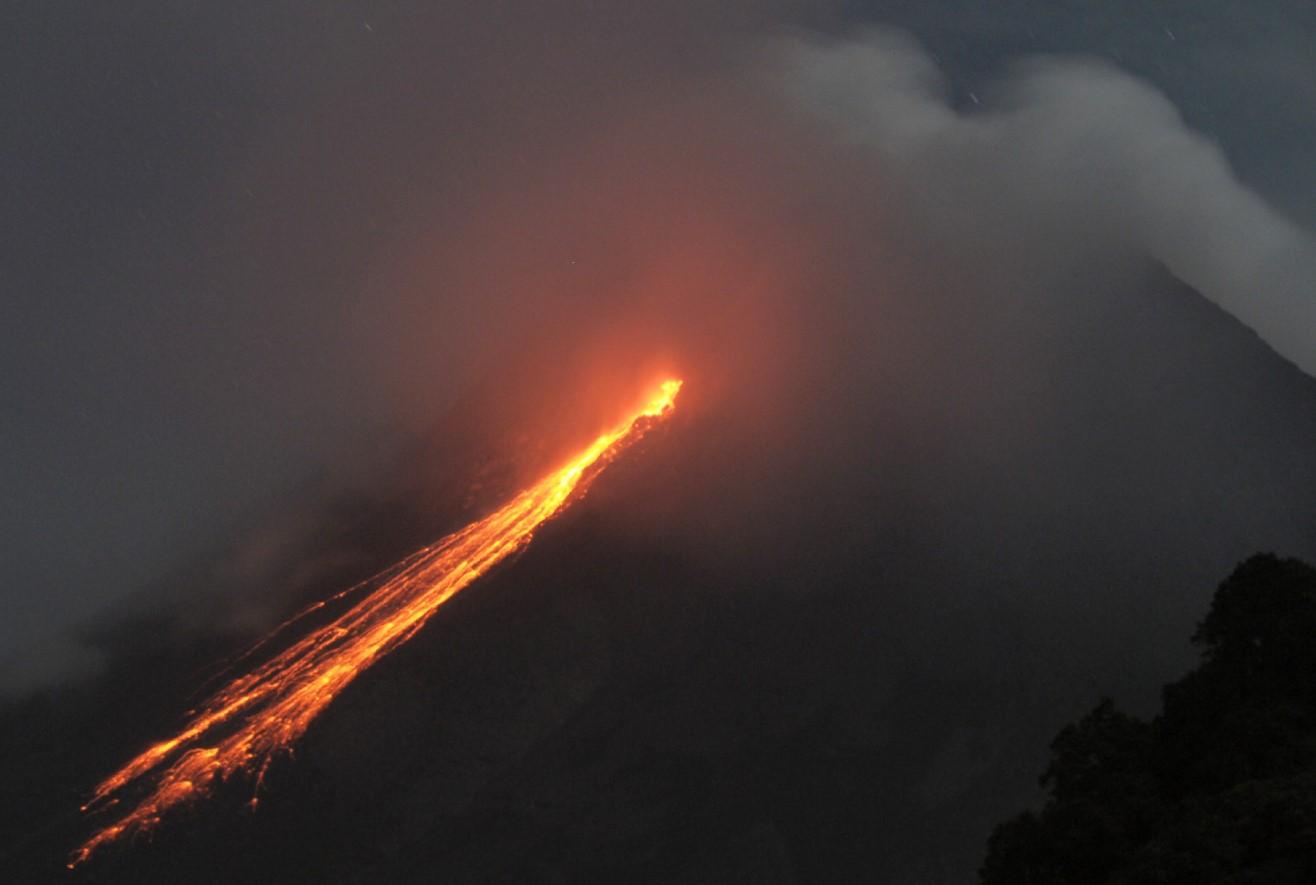 Erupcija vulkana - Avaz