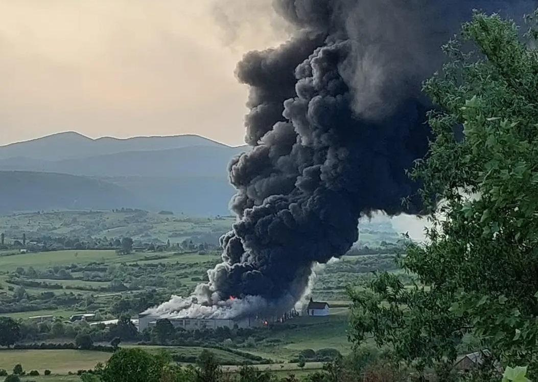 Građani se upozoravaju da ostanu u kućama zbog požara u Bihaću