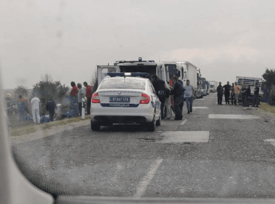 Stravična nesreća: Prevrnuo se autobus s radnicima, poginula najmanje jedna osoba