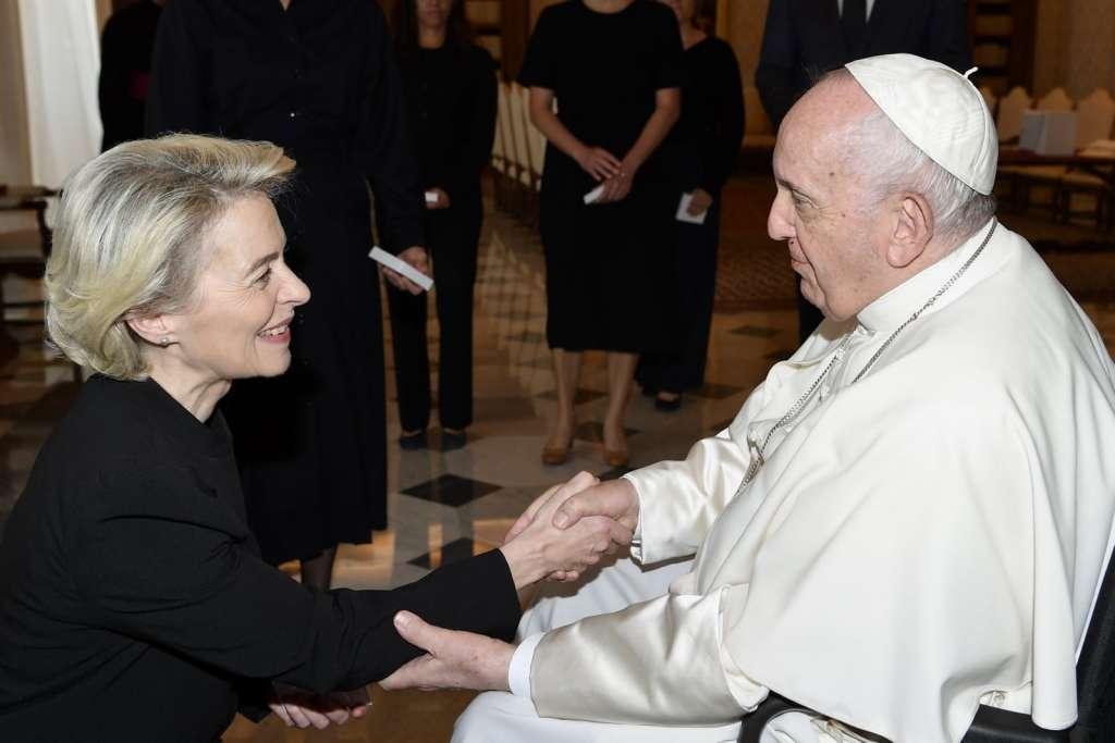 Ursula fon der Lejen i papa Franjo - Avaz