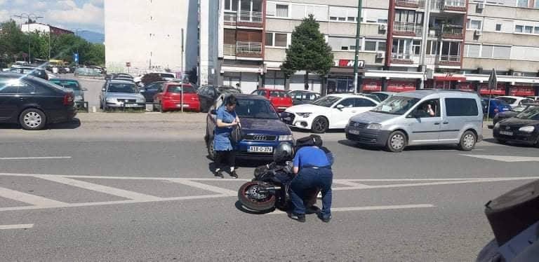 Nesreća na Otoci: Udaren motociklista, nema povrijeđenih