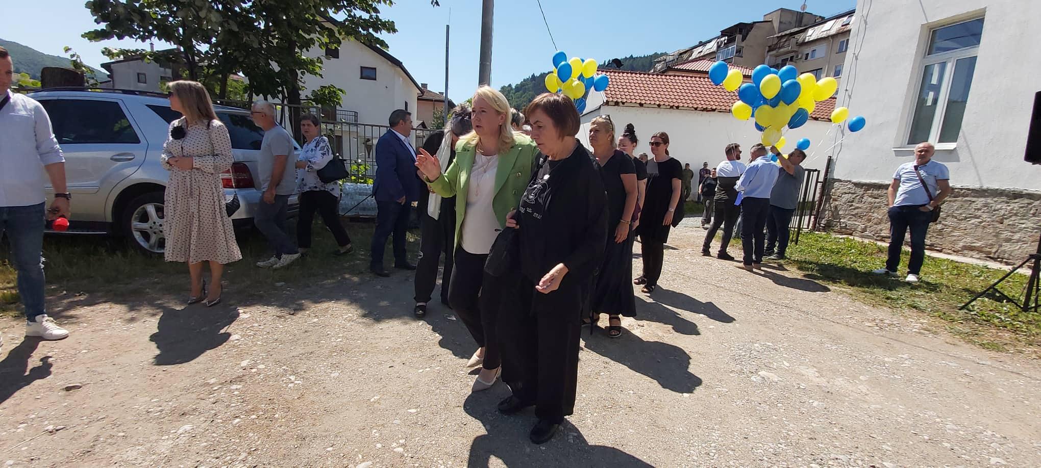 Baloni u zastavi boje BiH - Avaz