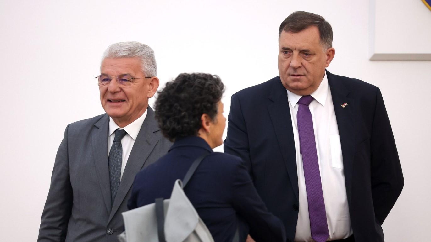 Džaferović, Strik i Dodik - Avaz